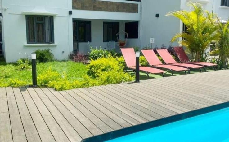 Sunkissed - Brand New Beach Apartment Located 50M From Beach Flic en Flac Luaran gambar