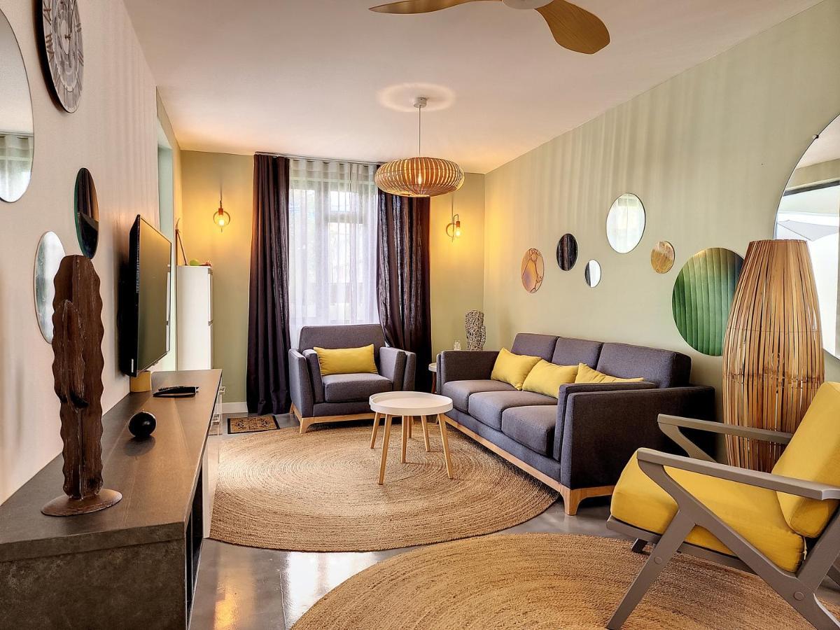 Sunkissed - Brand New Beach Apartment Located 50M From Beach Flic en Flac Luaran gambar