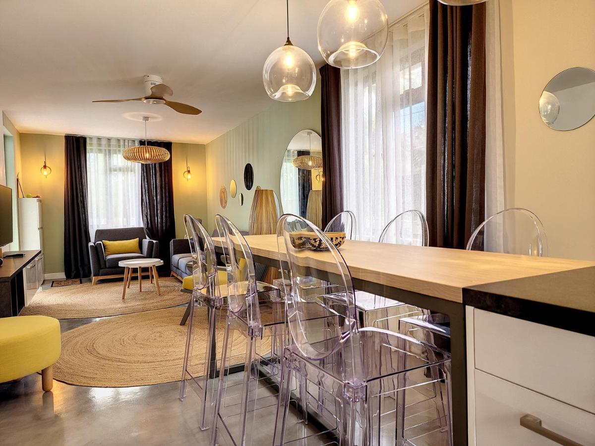 Sunkissed - Brand New Beach Apartment Located 50M From Beach Flic en Flac Luaran gambar